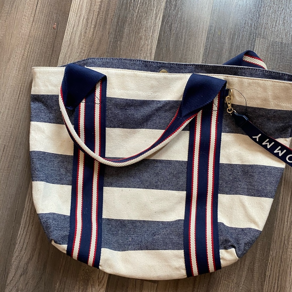 Tommy Hilfiger bag